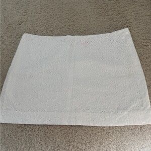 Lilly Pulitzer White Eyelet mini tate 10